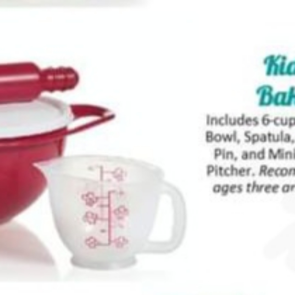 Tupperware kids baking set